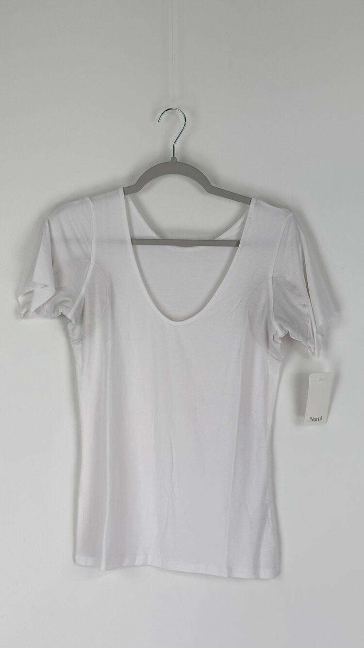 Numi The Signature Undershirt White Womens Size Large New Short Sleeve